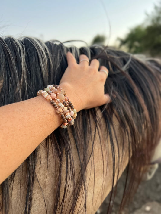 Buckskin Beauty Memory Wire Bracelet